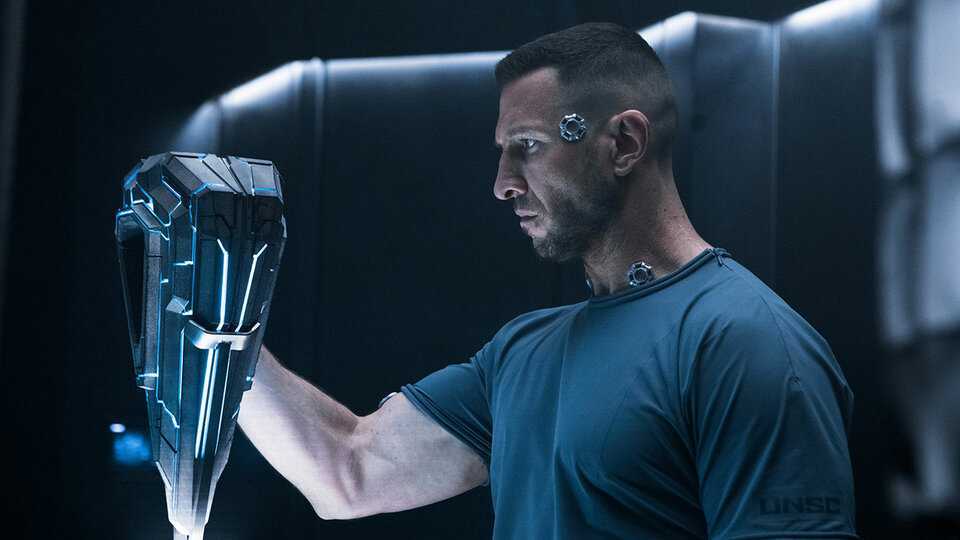 Лучшие сериалы нетфликс 2021 года: топ-10 кинолент с высоким рейтингом